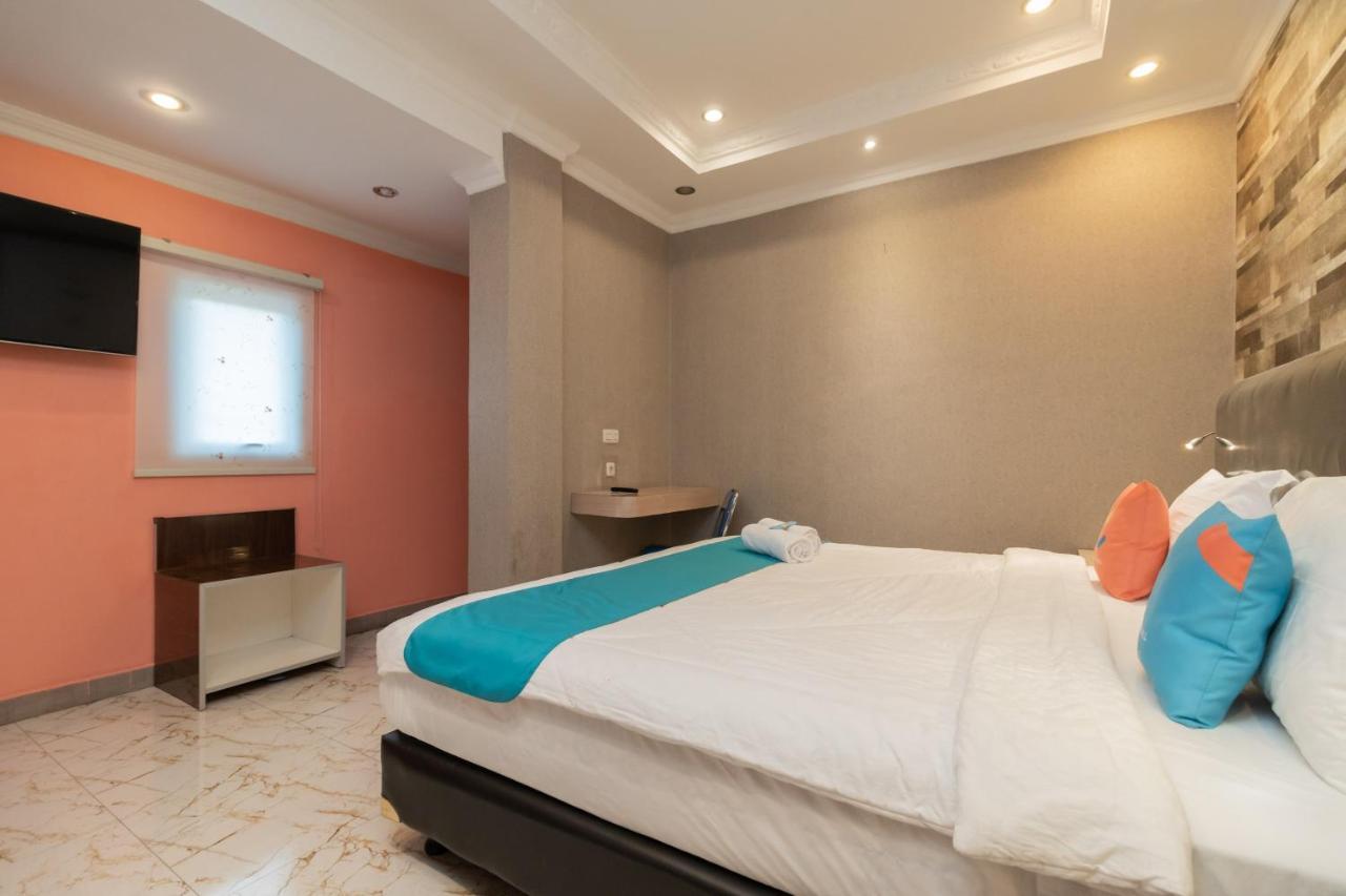 Sans Hotel Beauty Palembang Exteriör bild