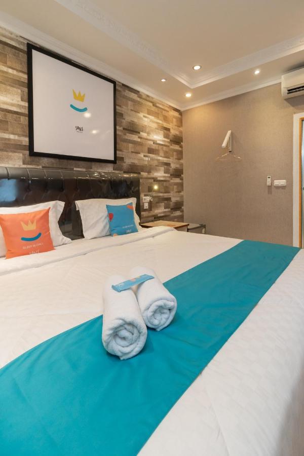 Sans Hotel Beauty Palembang Exteriör bild